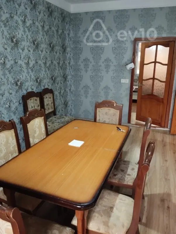 Kirayə verilir 3 otaqlı köhnə tikili 70 m²