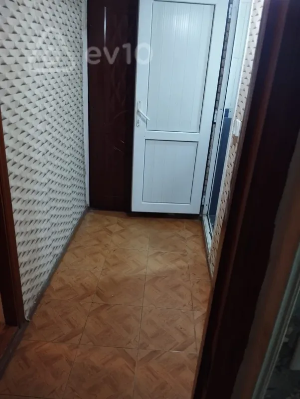 Kirayə verilir 3 otaqlı köhnə tikili 70 m²
