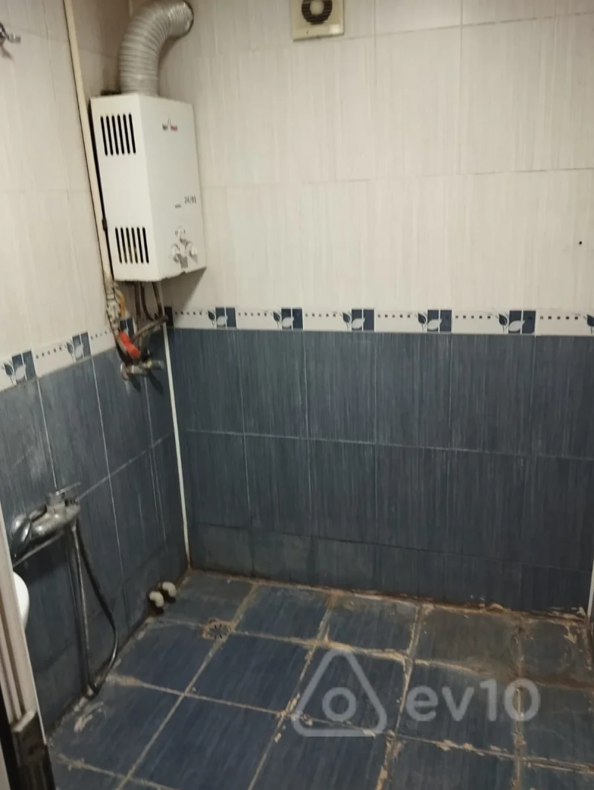Kirayə verilir 3 otaqlı köhnə tikili 70 m²