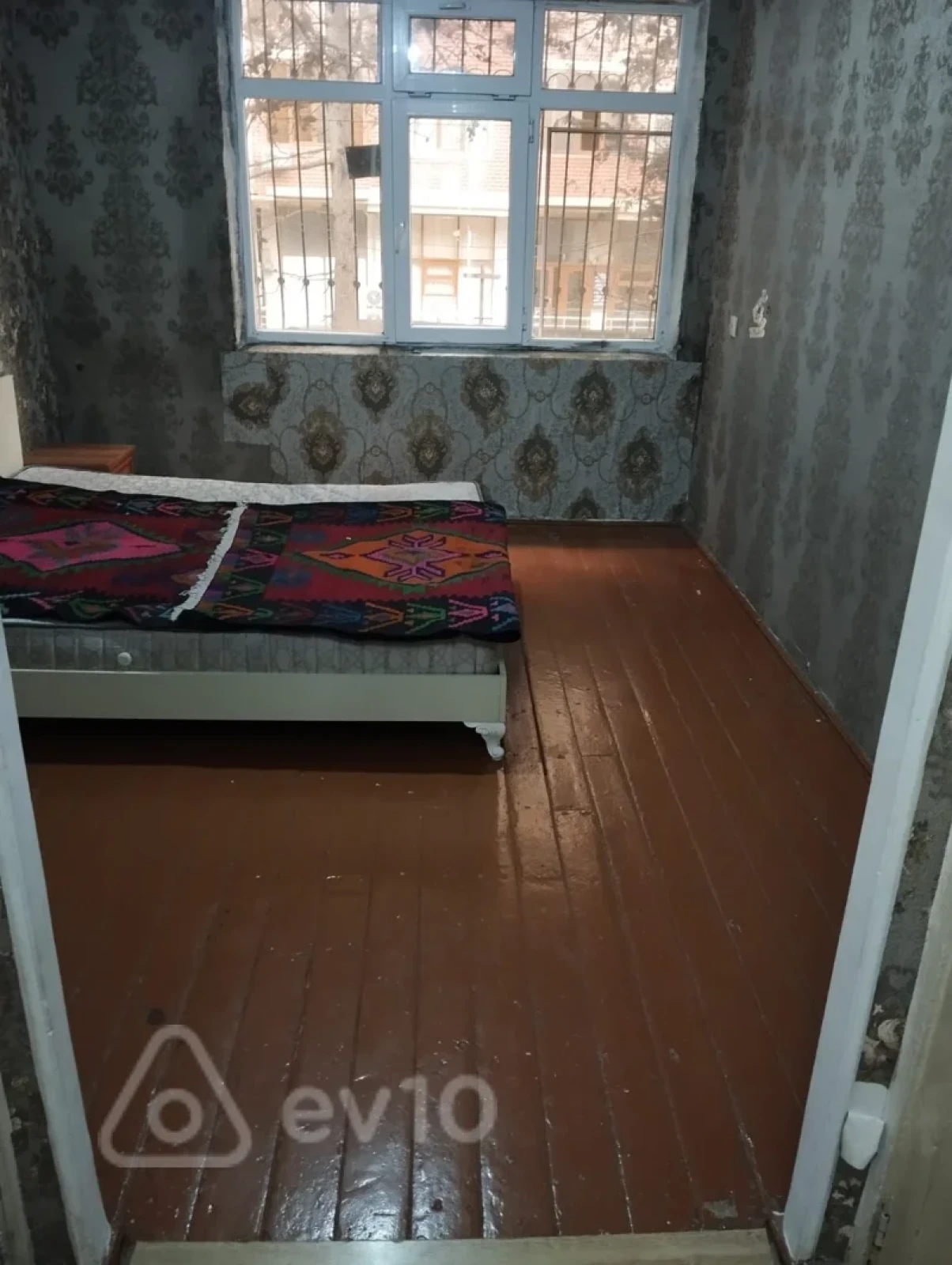 Kirayə verilir 3 otaqlı köhnə tikili 70 m²