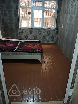 Kirayə verilir 3 otaqlı köhnə tikili 70 m²