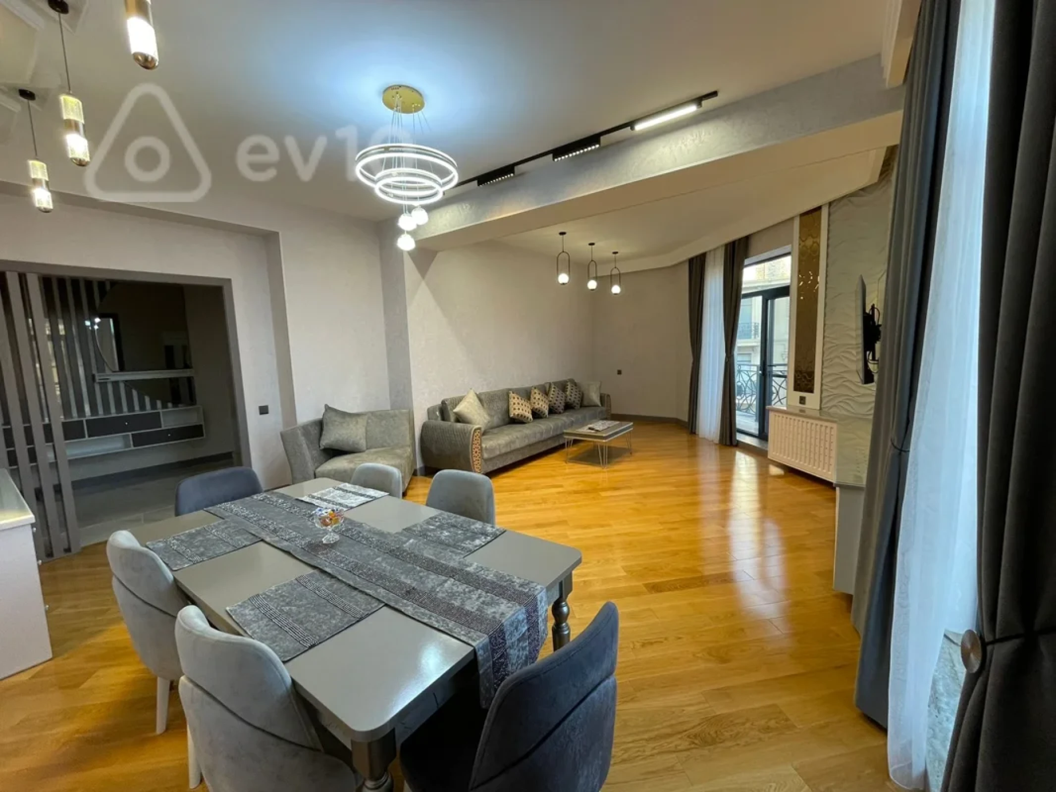 Kirayə verilir 3 otaqlı yeni tikili 150 m²