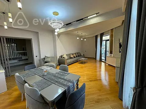 Kirayə verilir 3 otaqlı yeni tikili 150 m²