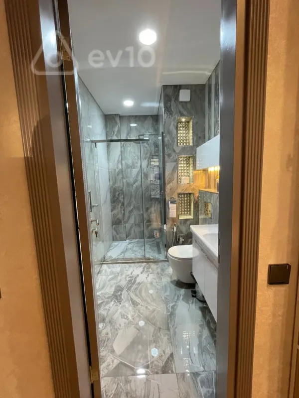 Kirayə verilir 3 otaqlı yeni tikili 150 m²