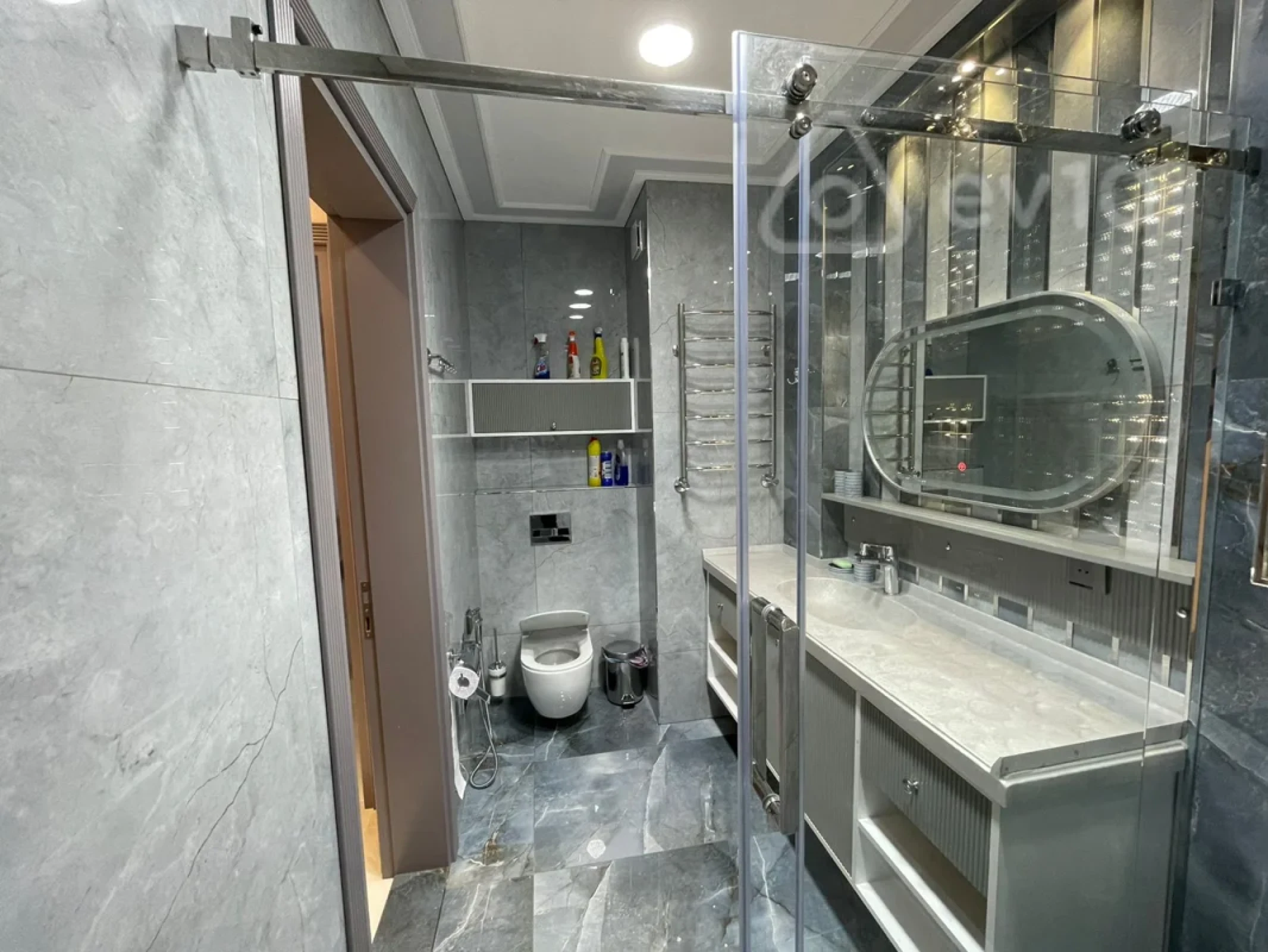 Kirayə verilir 3 otaqlı yeni tikili 150 m²