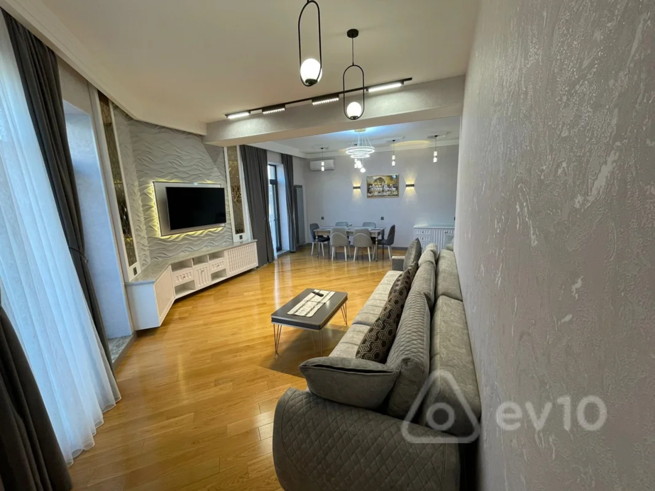 Kirayə verilir 3 otaqlı yeni tikili 150 m²