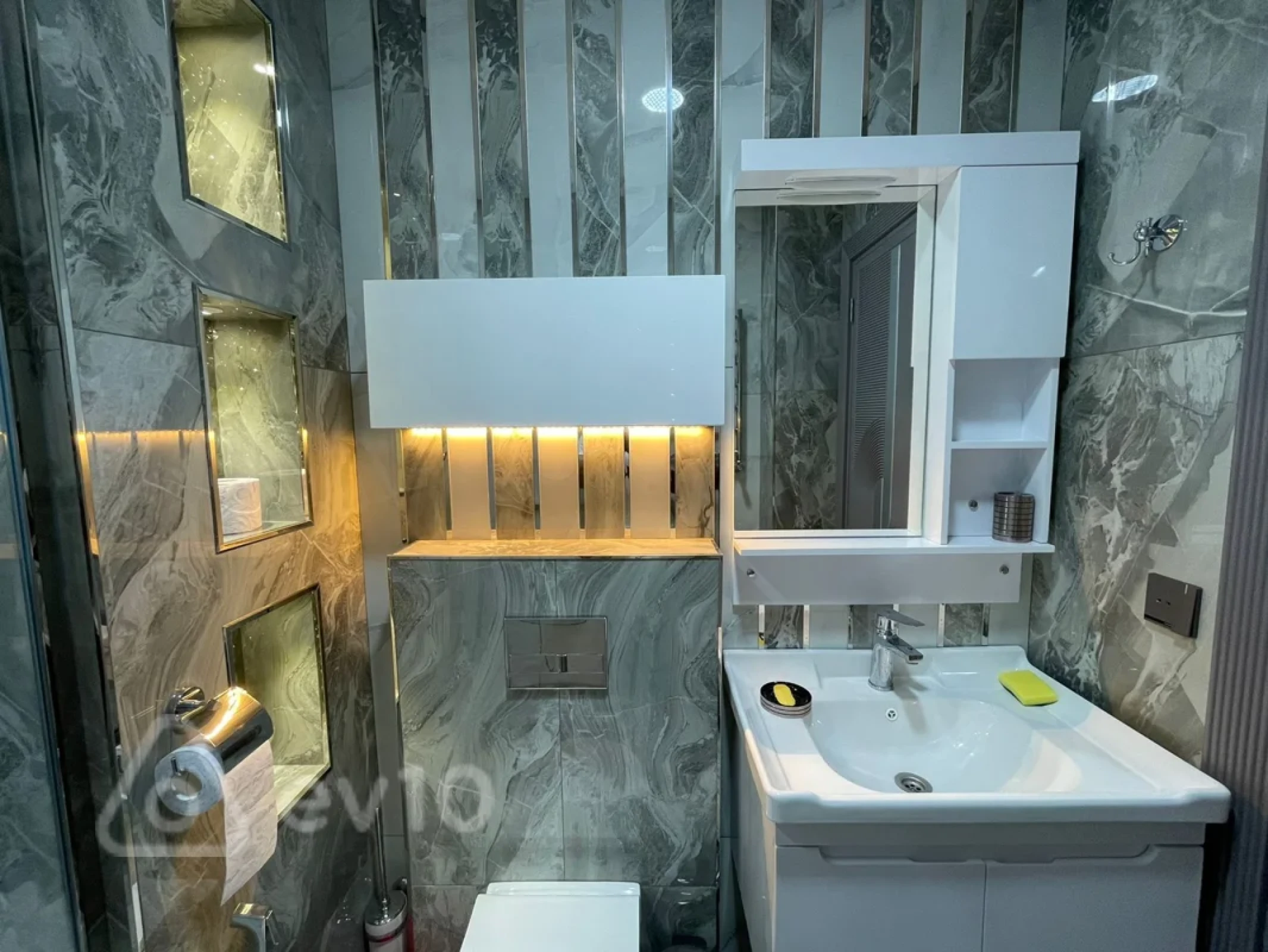 Kirayə verilir 3 otaqlı yeni tikili 150 m²