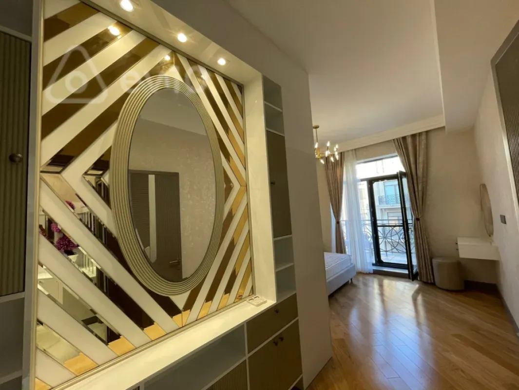 Kirayə verilir 3 otaqlı yeni tikili 150 m²