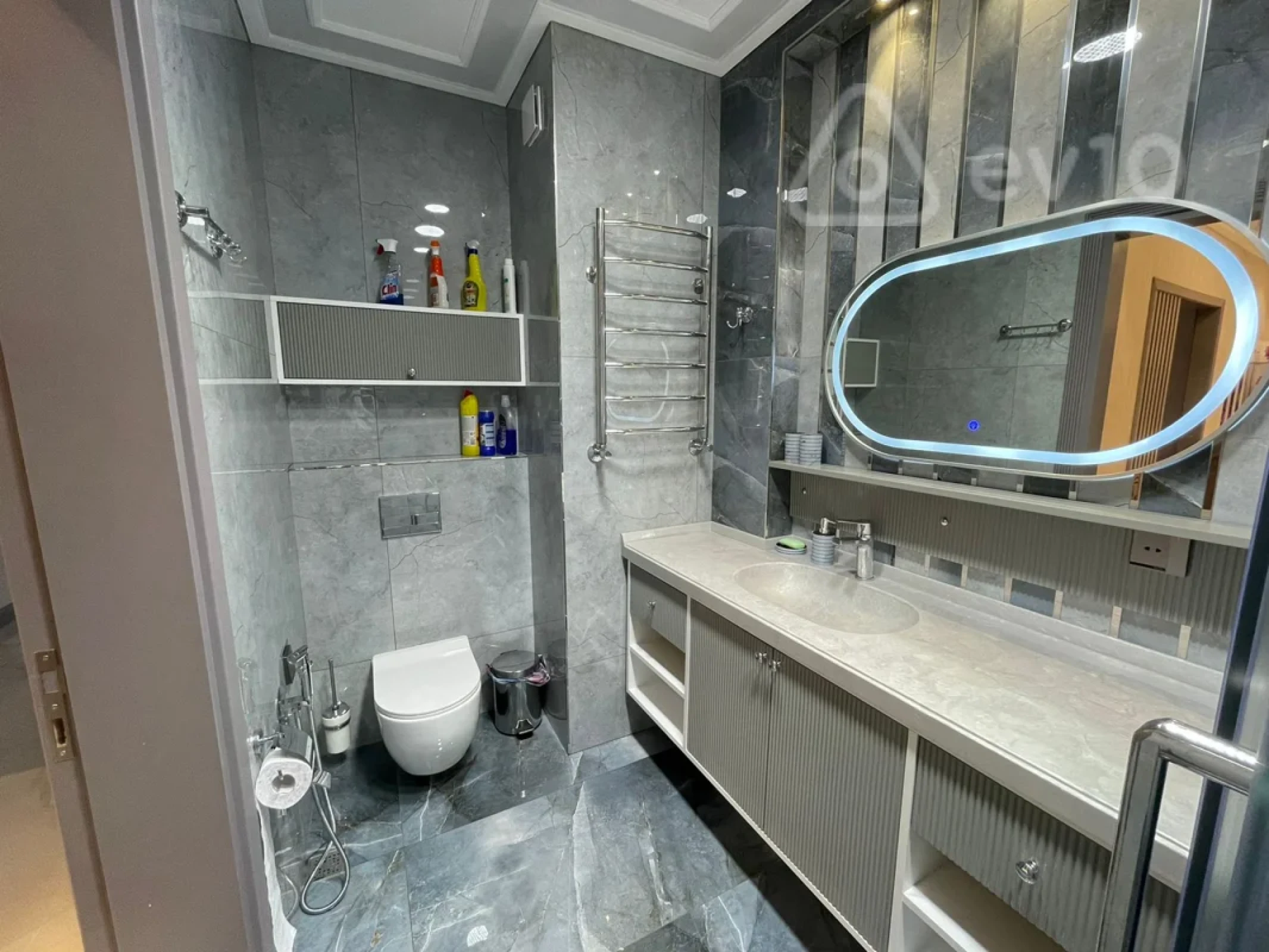 Kirayə verilir 3 otaqlı yeni tikili 150 m²