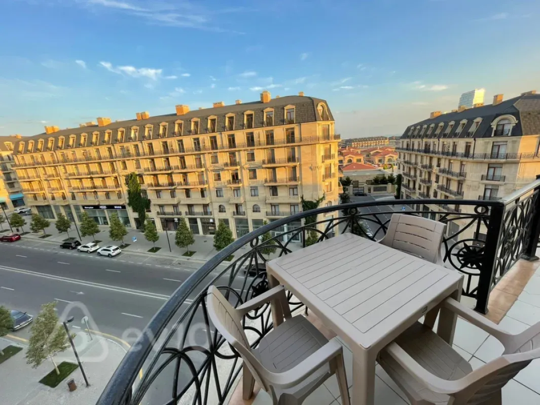 Kirayə verilir 3 otaqlı yeni tikili 150 m²