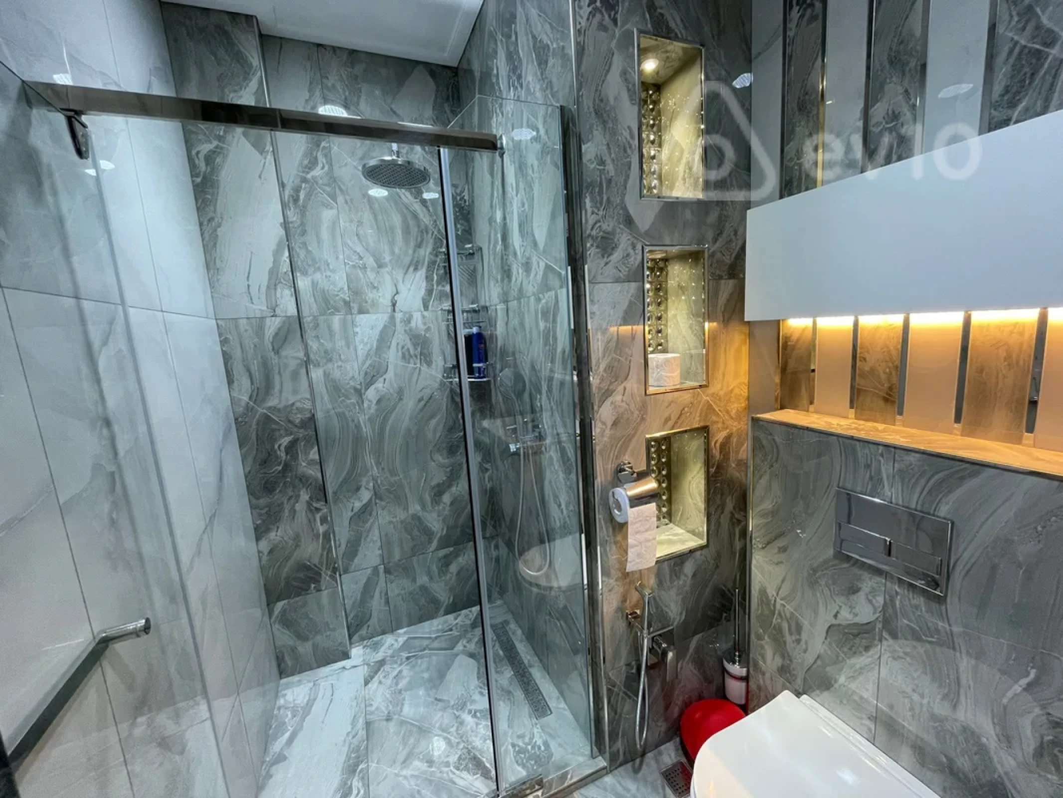 Kirayə verilir 3 otaqlı yeni tikili 150 m²