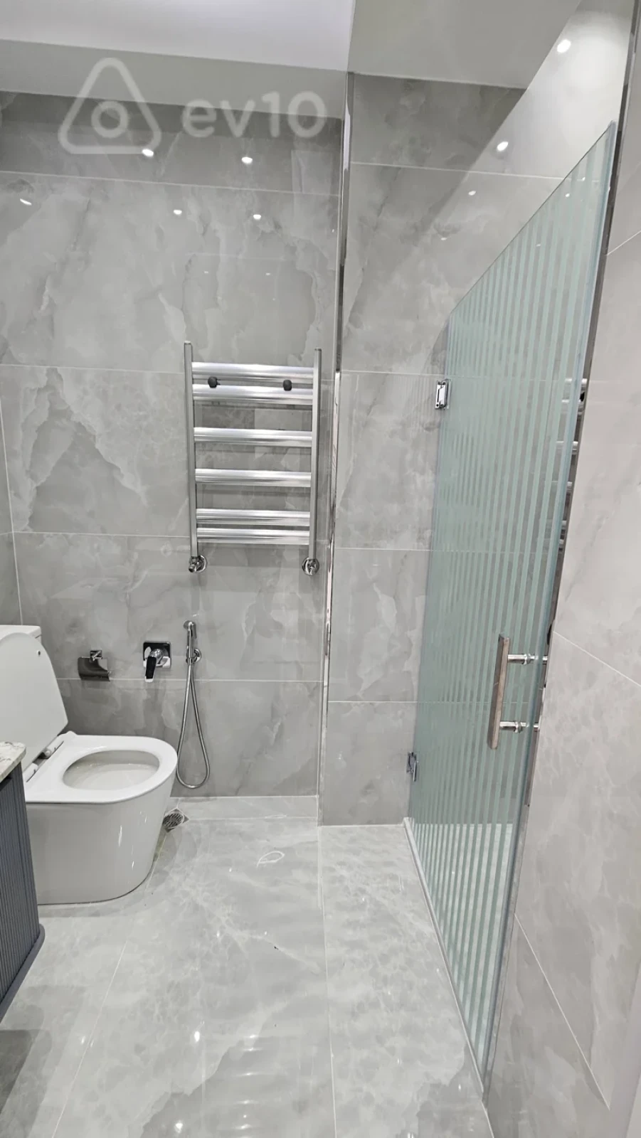 Kirayə verilir 2 otaqlı yeni tikili 70 m²