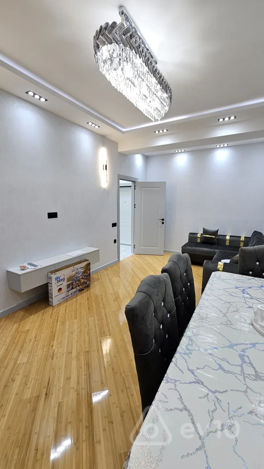 Kirayə verilir 2 otaqlı yeni tikili 70 m²