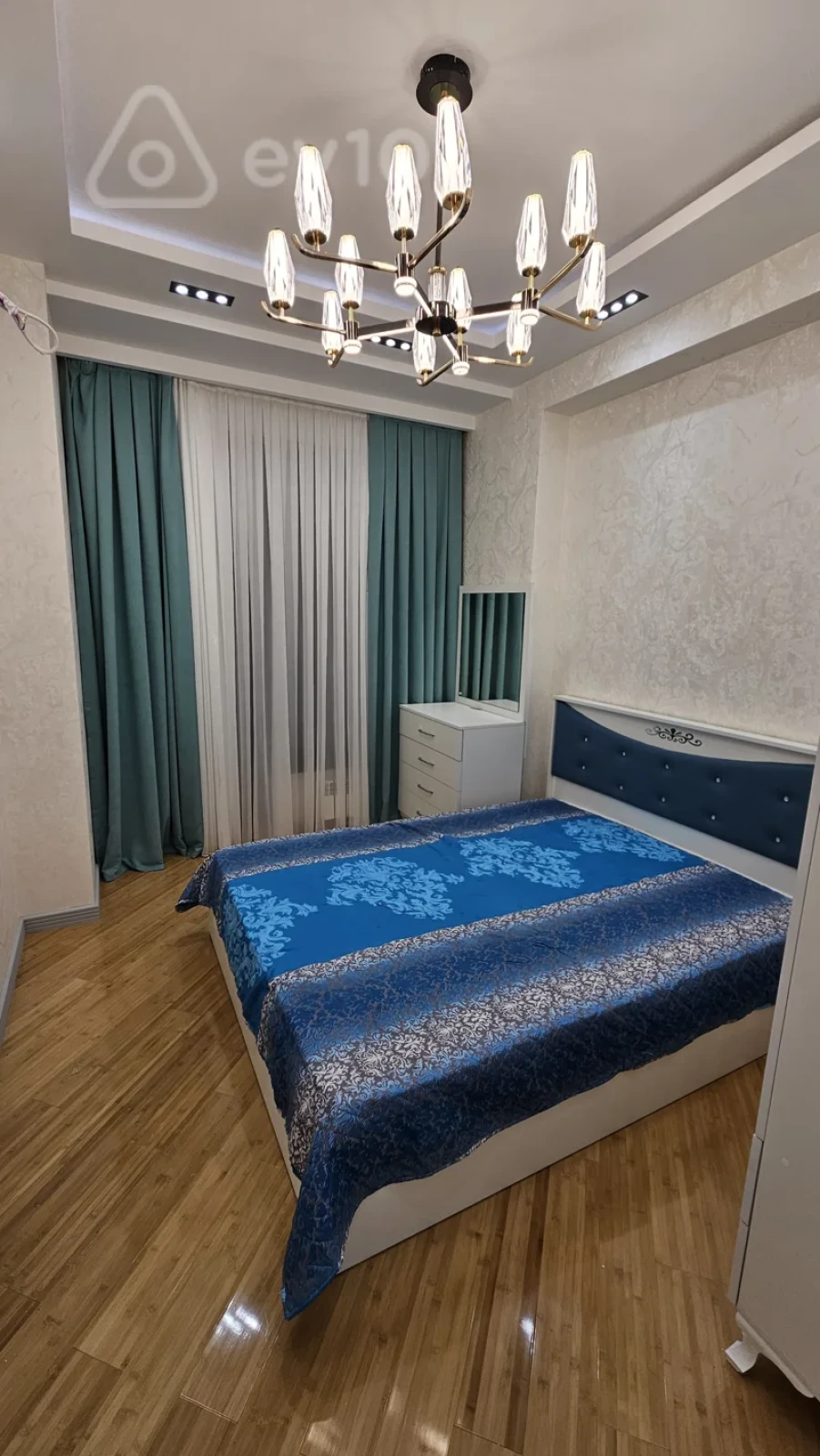 Kirayə verilir 2 otaqlı yeni tikili 70 m²