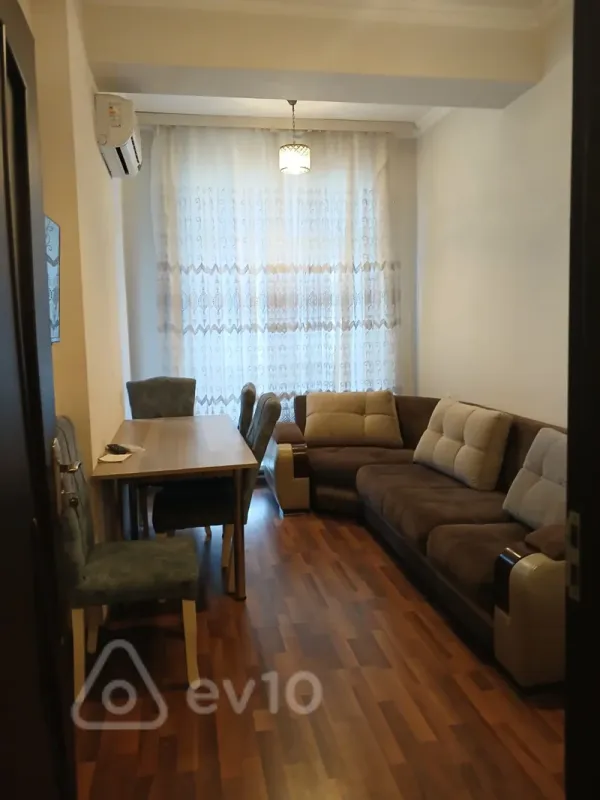 Kirayə verilir 2 otaqlı yeni tikili 60 m²