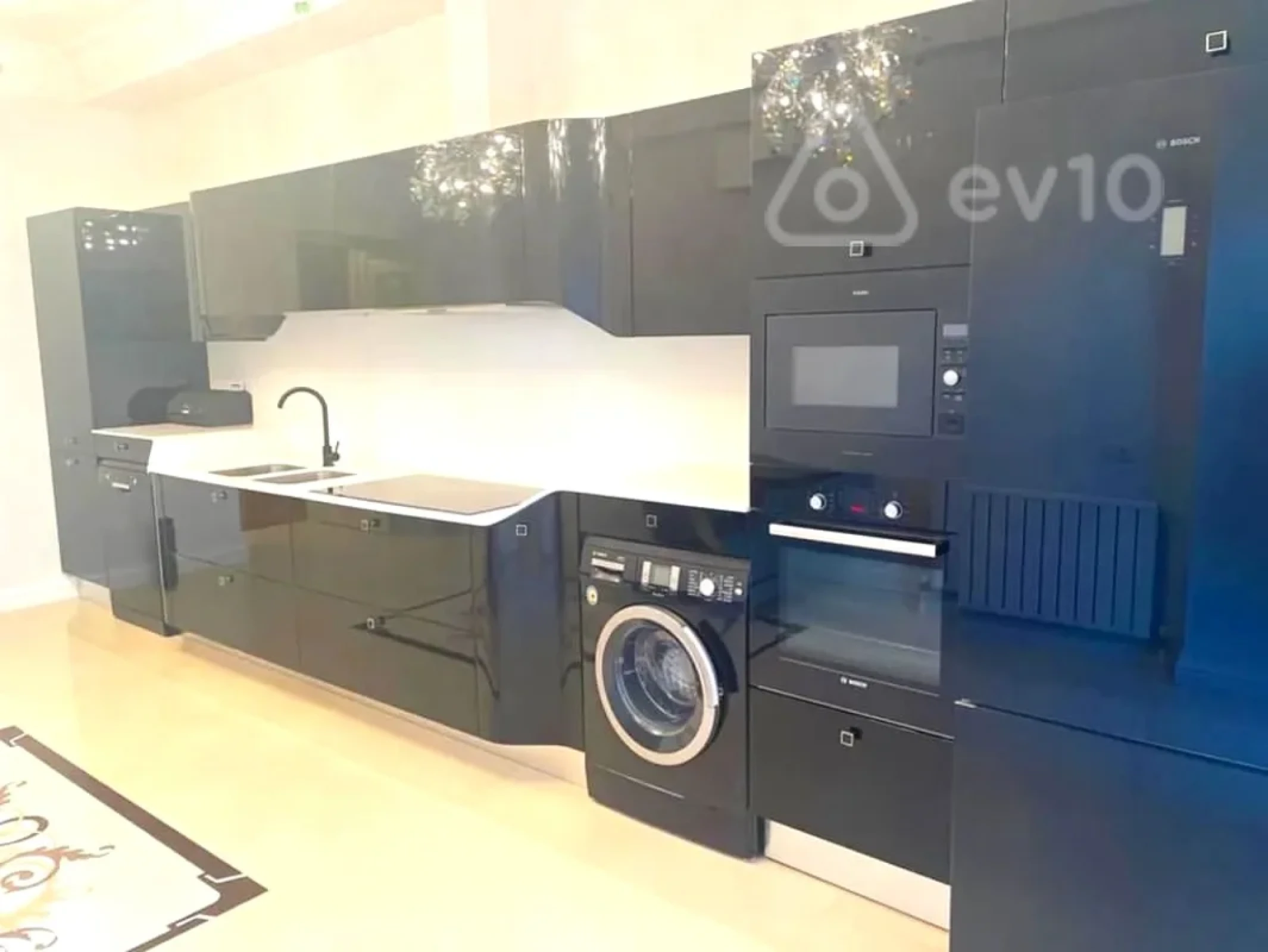 Kirayə verilir 3 otaqlı yeni tikili 220 m²