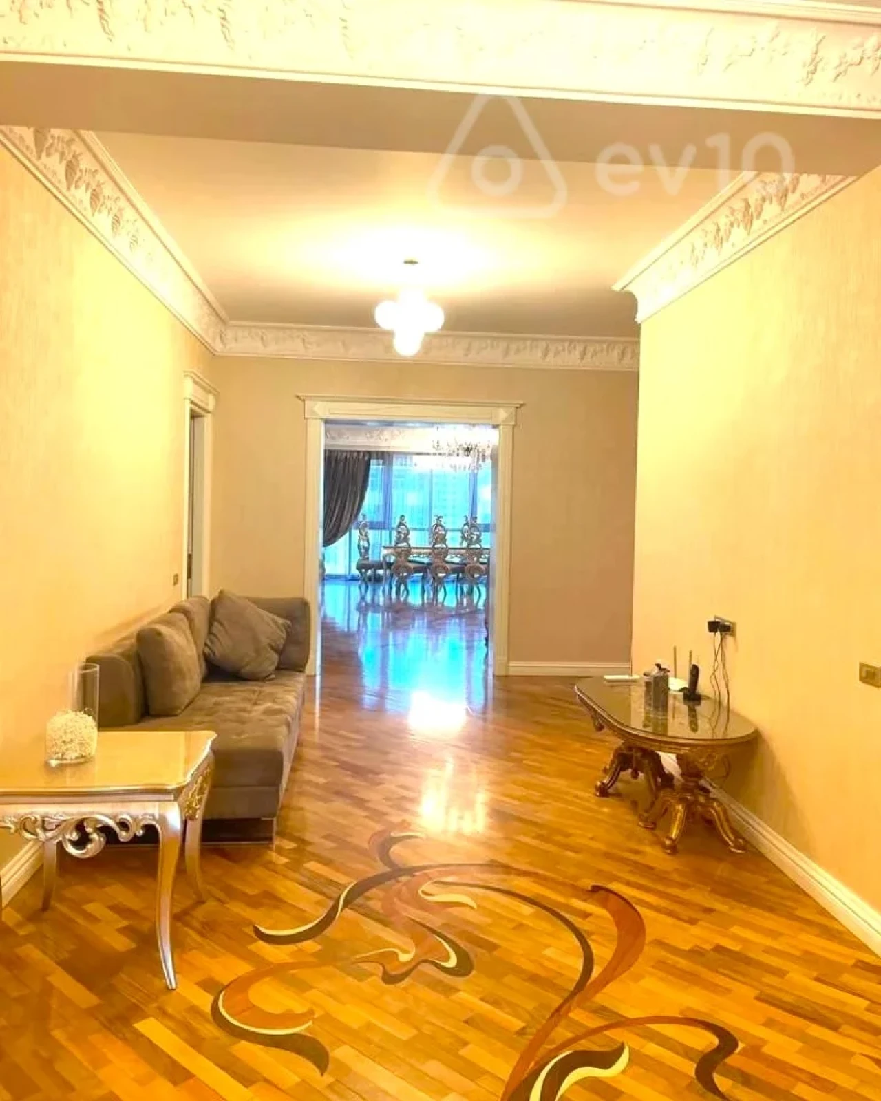 Kirayə verilir 3 otaqlı yeni tikili 220 m²