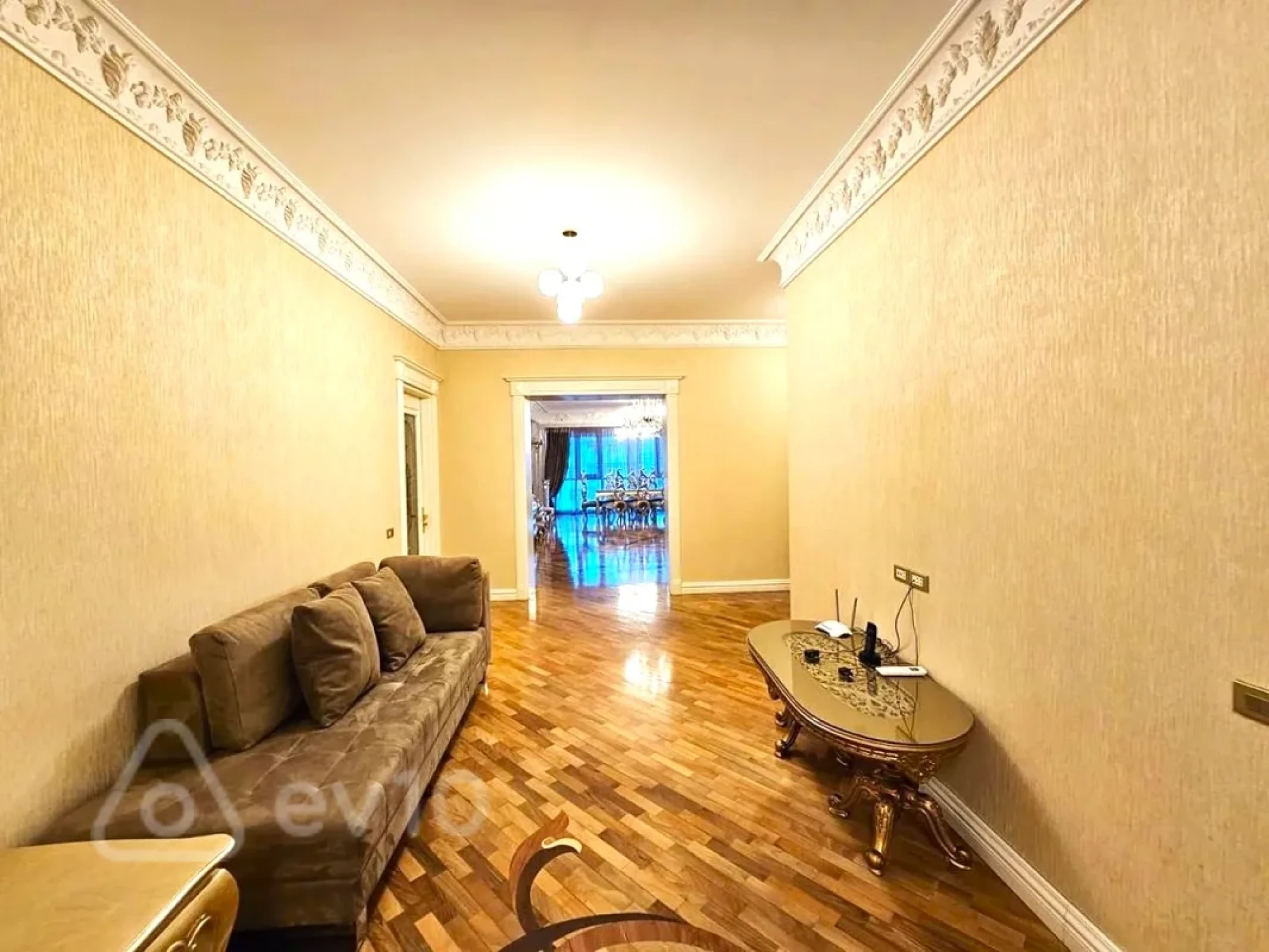 Kirayə verilir 3 otaqlı yeni tikili 220 m²