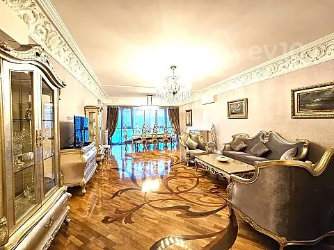 Kirayə verilir 3 otaqlı yeni tikili 220 m²