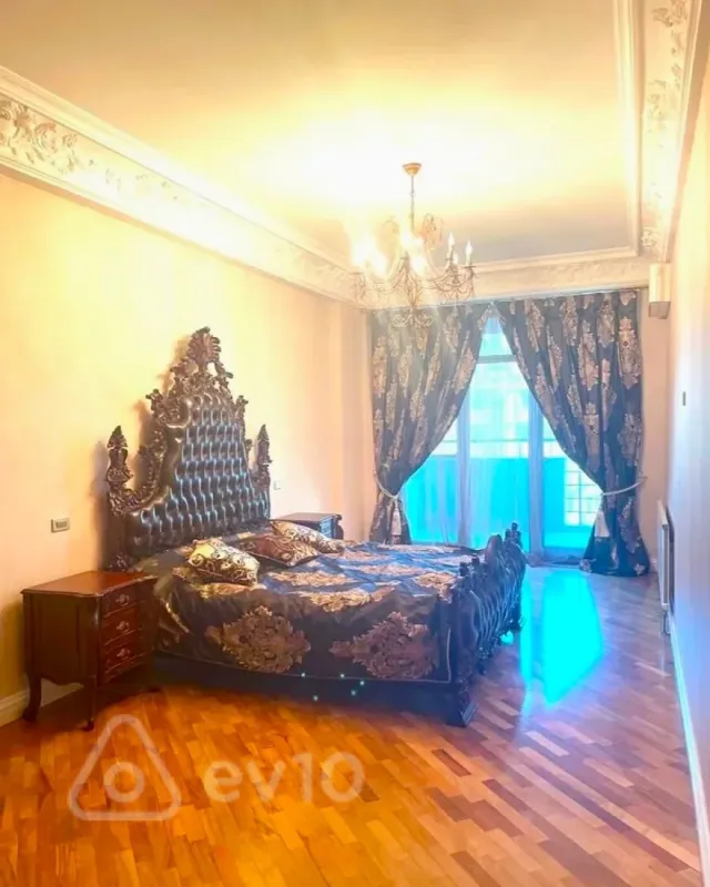 Kirayə verilir 3 otaqlı yeni tikili 220 m²