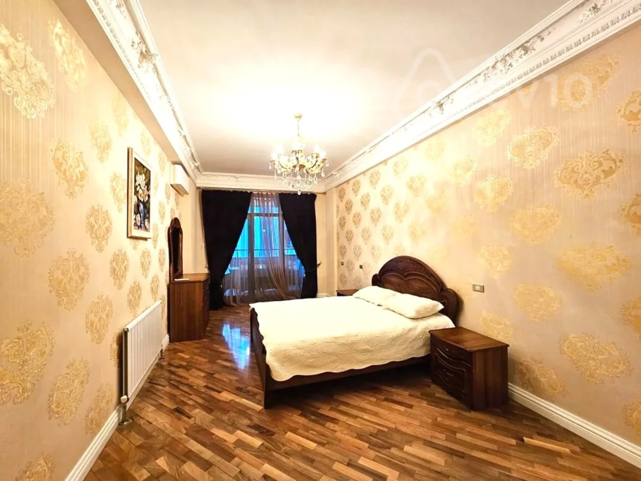 Kirayə verilir 3 otaqlı yeni tikili 220 m²