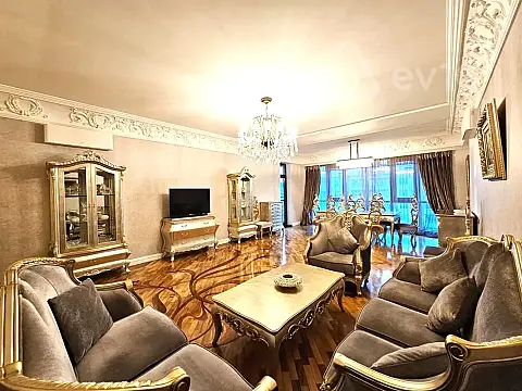 Kirayə verilir 3 otaqlı yeni tikili 220 m²