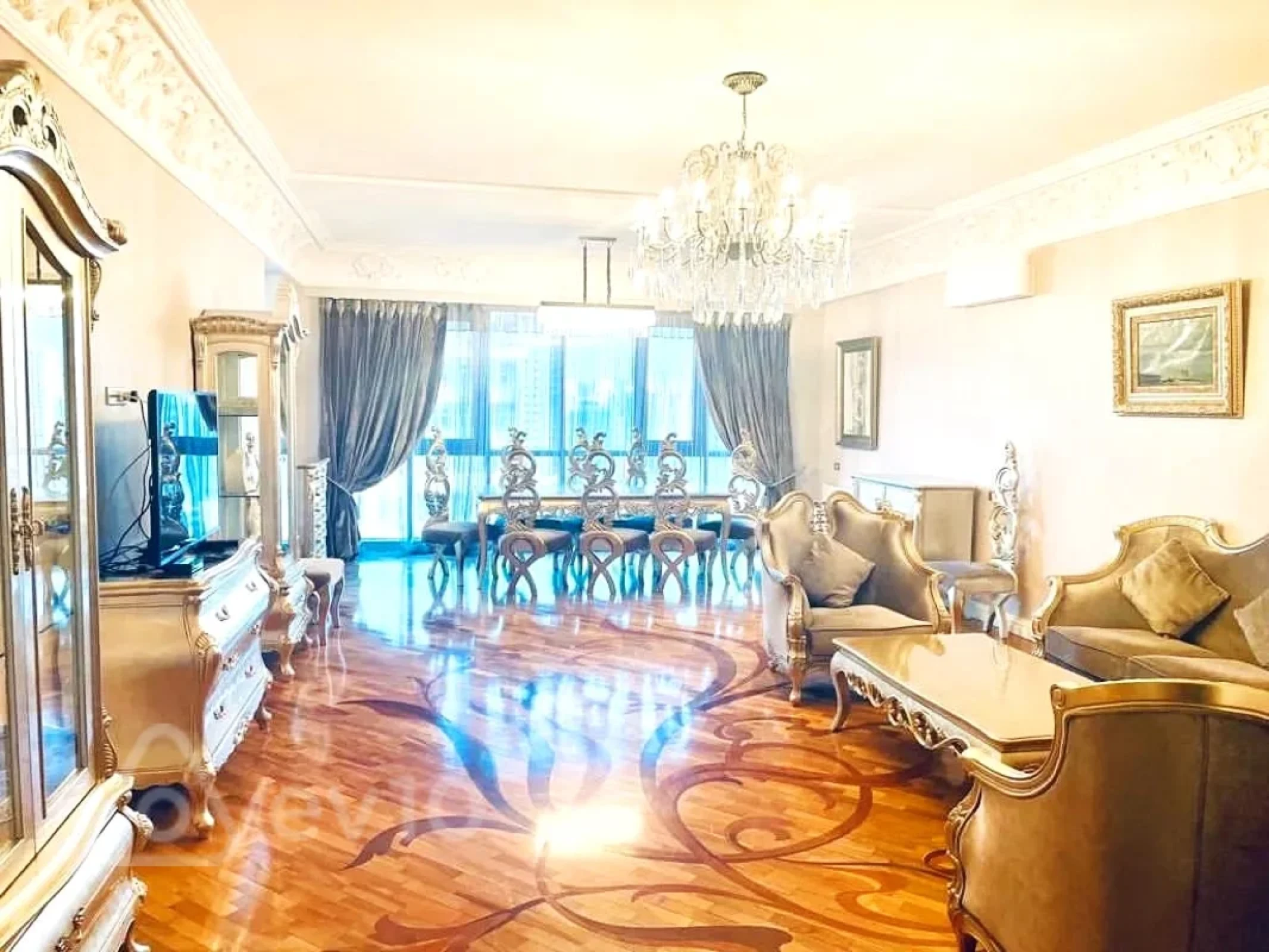 Kirayə verilir 3 otaqlı yeni tikili 220 m²