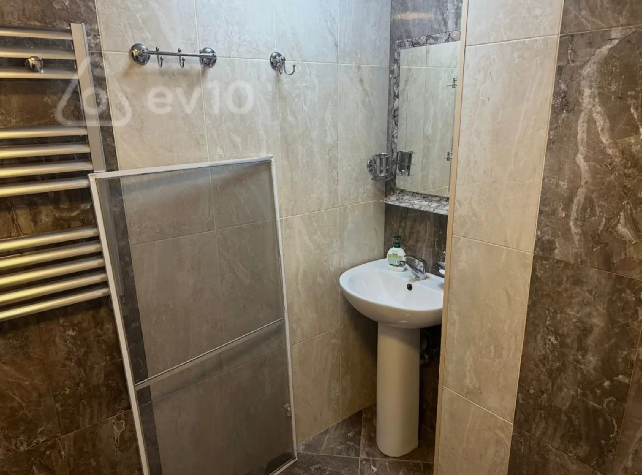 Kirayə verilir 2 otaqlı yeni tikili 70 m²