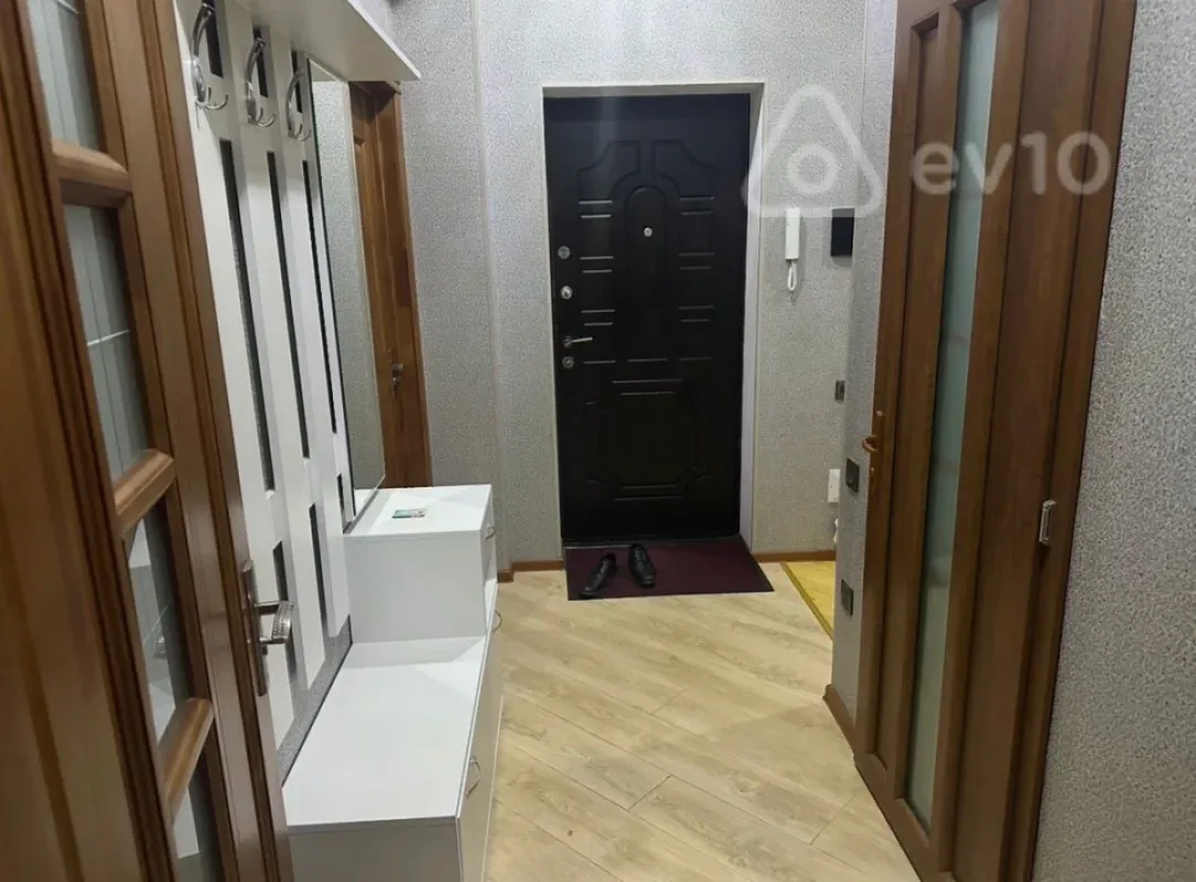 Kirayə verilir 2 otaqlı yeni tikili 70 m²