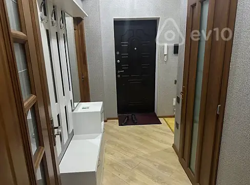 Kirayə verilir 2 otaqlı yeni tikili 70 m²