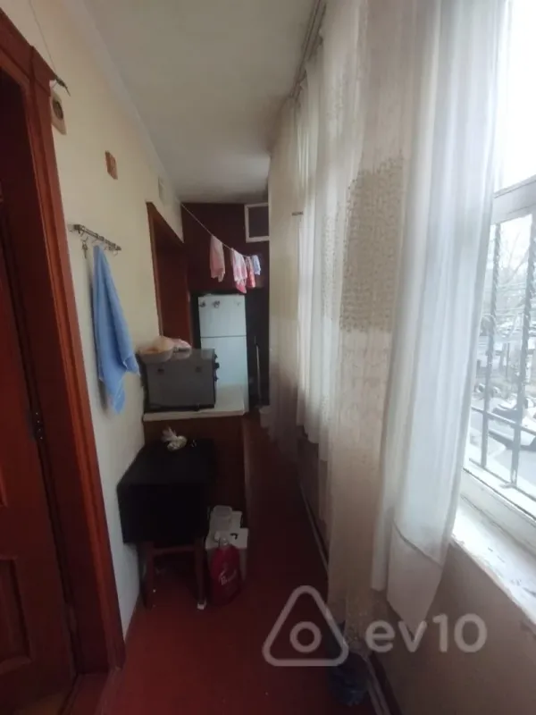 Satılır 4 otaqlı köhnə tikili 100 m²