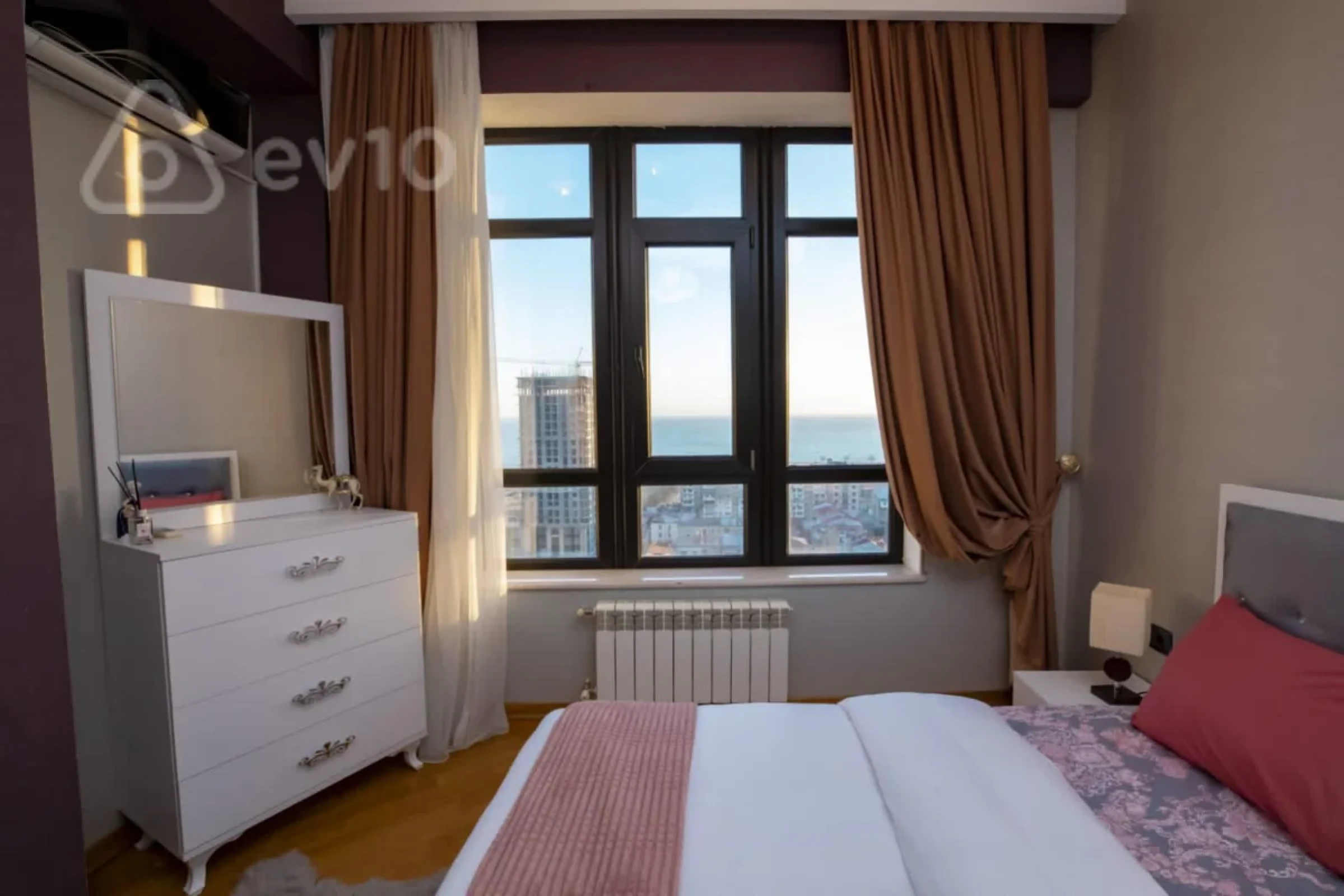 Kirayə verilir 3 otaqlı yeni tikili 150 m²