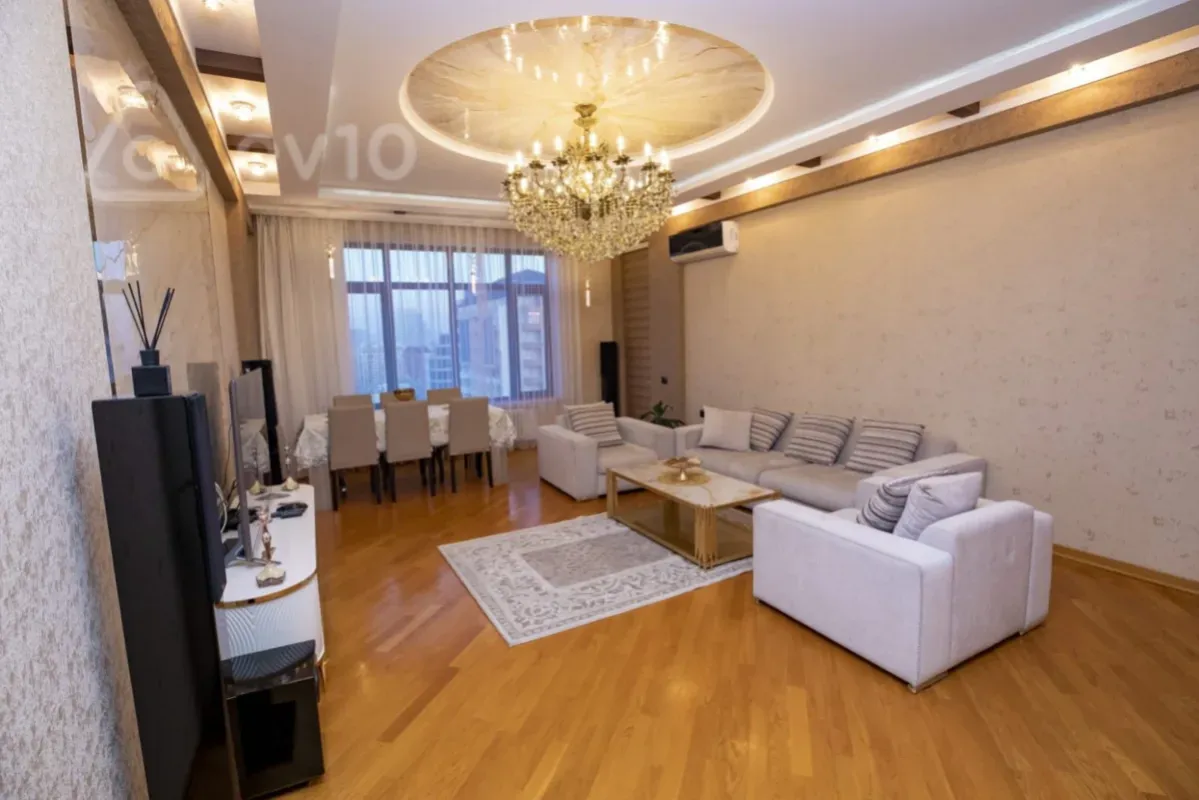 Kirayə verilir 3 otaqlı yeni tikili 150 m²