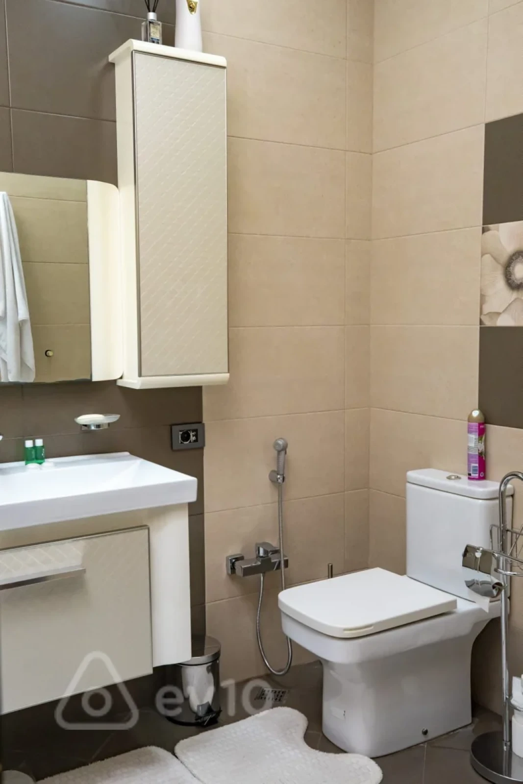 Kirayə verilir 3 otaqlı yeni tikili 150 m²