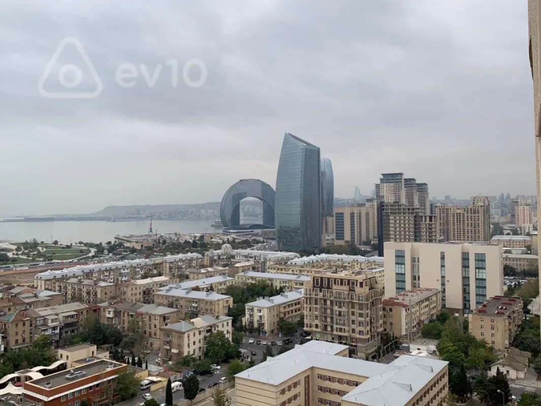 Kirayə verilir 3 otaqlı yeni tikili 150 m²