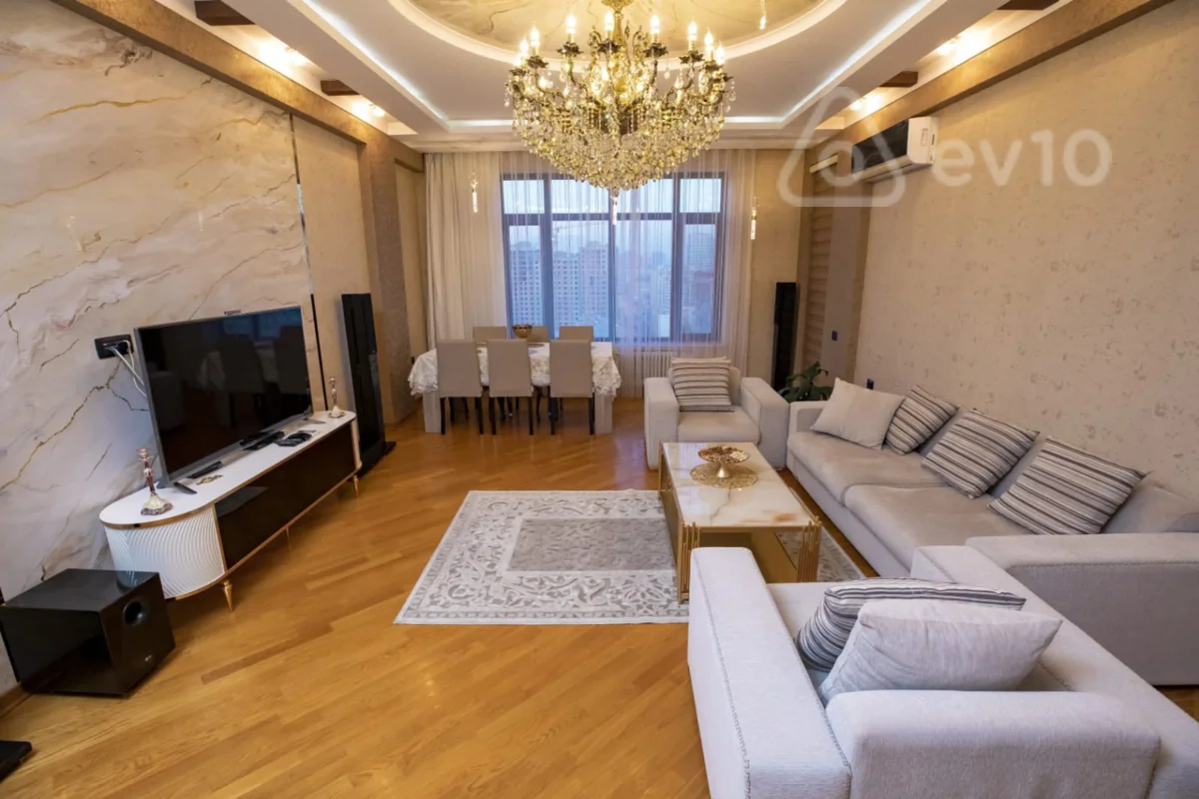 Kirayə verilir 3 otaqlı yeni tikili 150 m²
