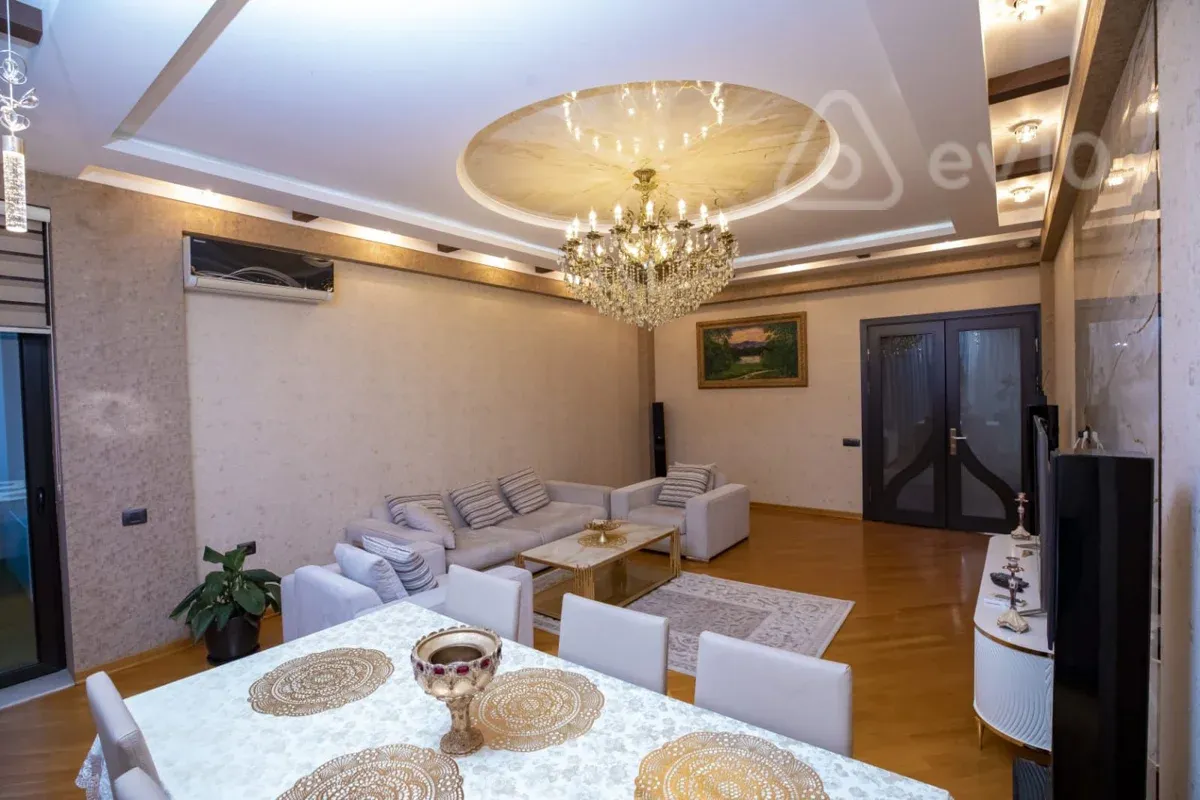 Kirayə verilir 3 otaqlı yeni tikili 150 m²