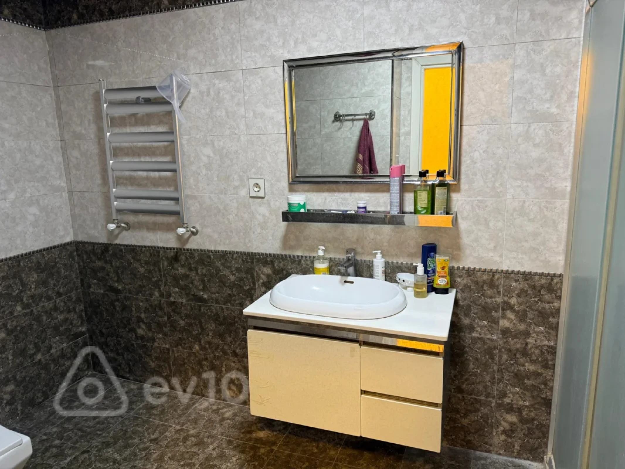 Kirayə verilir 2 otaqlı yeni tikili 80 m²