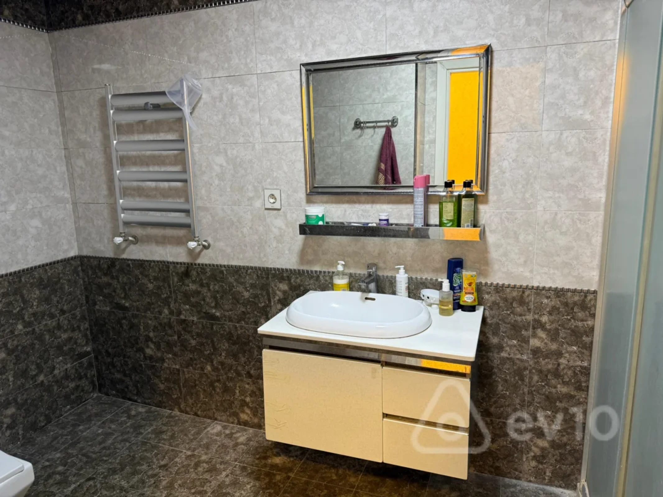 Kirayə verilir 2 otaqlı yeni tikili 80 m²