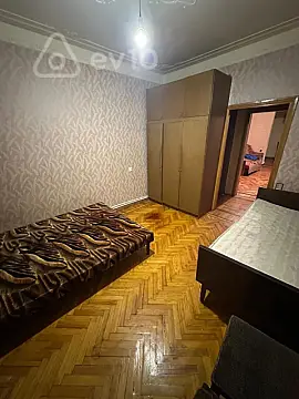 Kirayə verilir 2 otaqlı köhnə tikili 50 m²