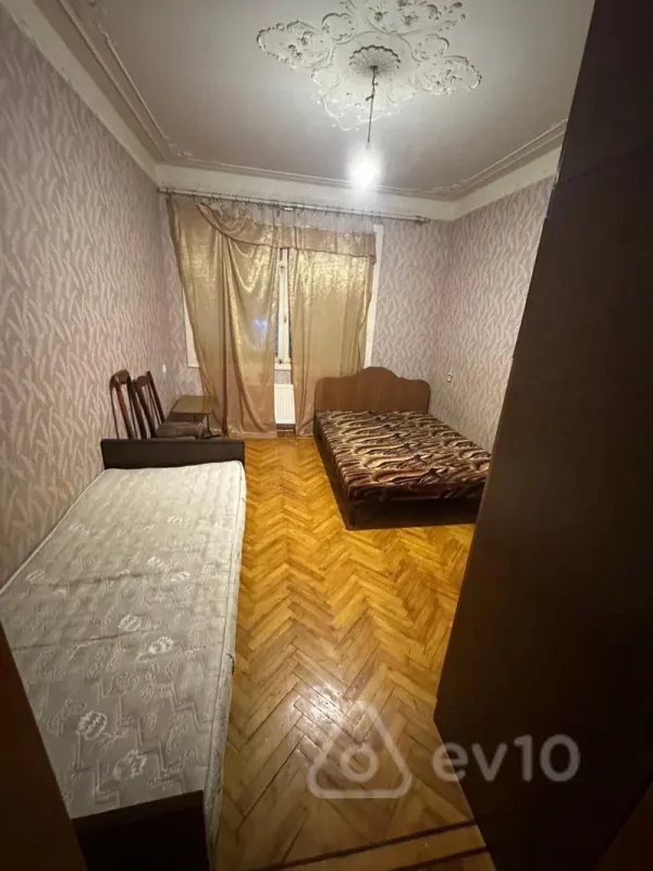 Kirayə verilir 2 otaqlı köhnə tikili 50 m²