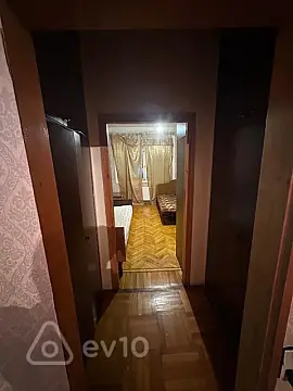 Kirayə verilir 2 otaqlı köhnə tikili 50 m²