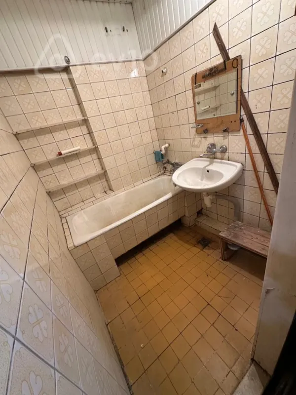 Kirayə verilir 2 otaqlı köhnə tikili 50 m²