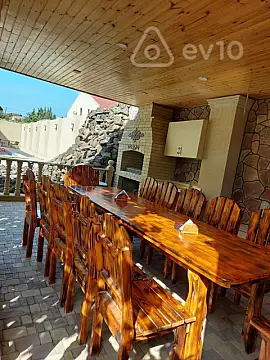 Satılır 7 otaqlı həyət evi 450 m²