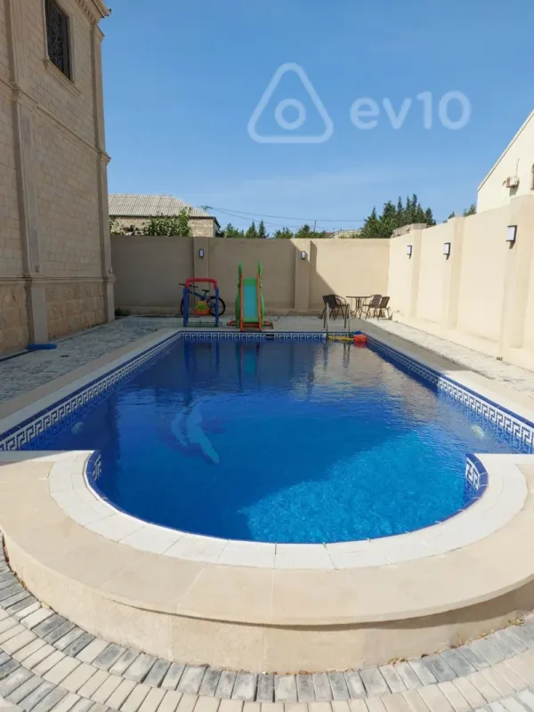 Satılır 7 otaqlı həyət evi 450 m²