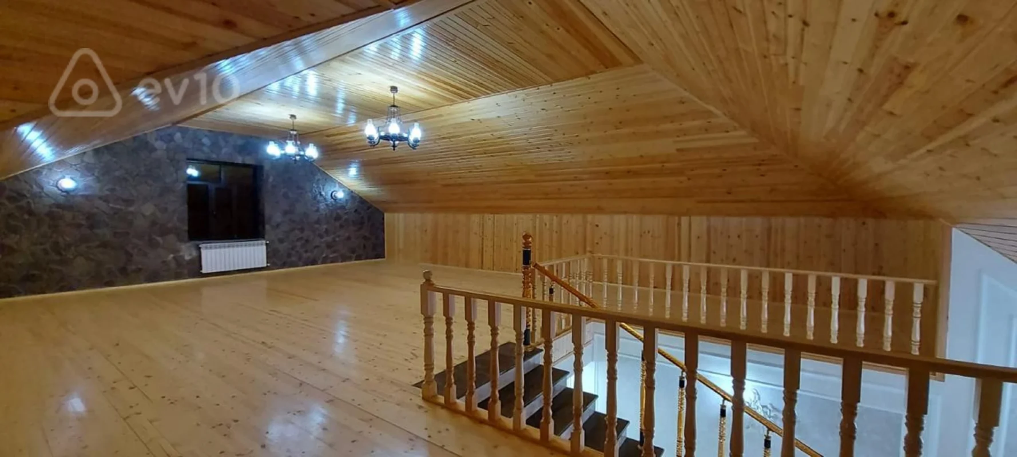 Satılır 7 otaqlı həyət evi 450 m²