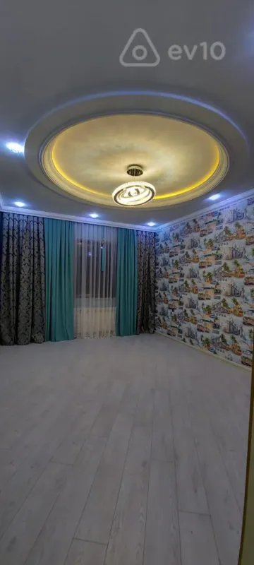 Satılır 7 otaqlı həyət evi 450 m²