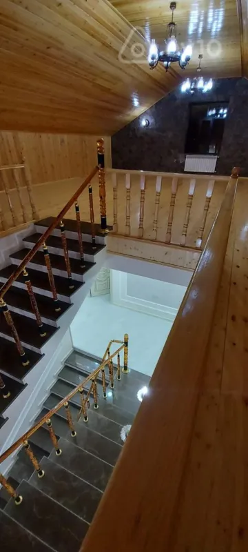 Satılır 7 otaqlı həyət evi 450 m²