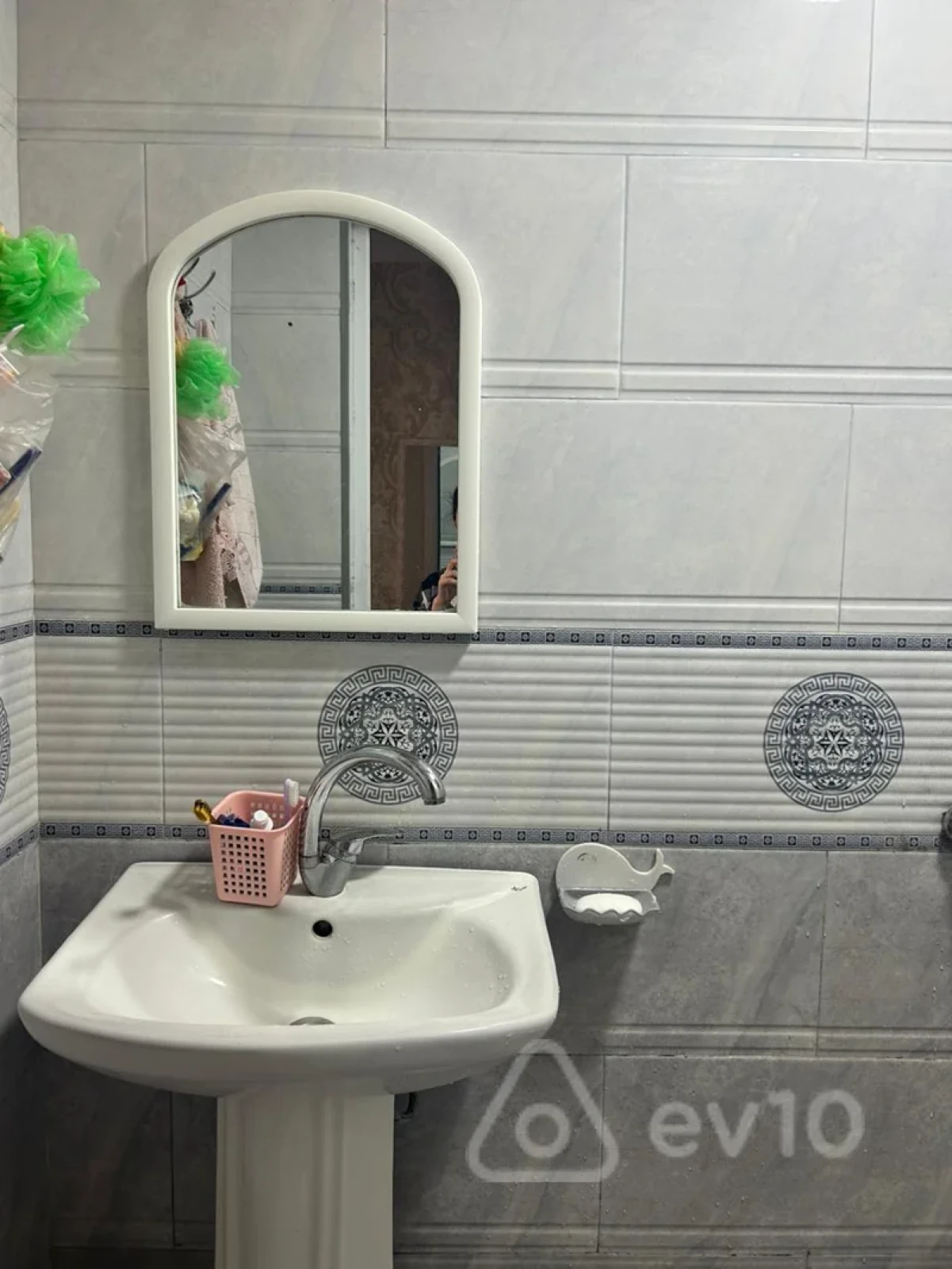 Kirayə verilir 2 otaqlı köhnə tikili 60 m²