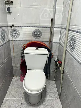 Kirayə verilir 2 otaqlı köhnə tikili 60 m²
